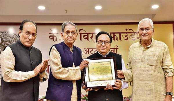 Leeladhar Jagudi awarded with 28th Vyas Samman for 2018