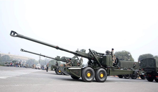 The new Artillery Gun 'Dhanush' inducted in Indian Army