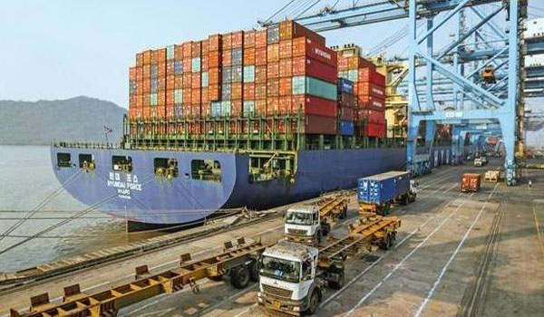 India Increases Customs Duty to 200% on all Importes from Pakistan