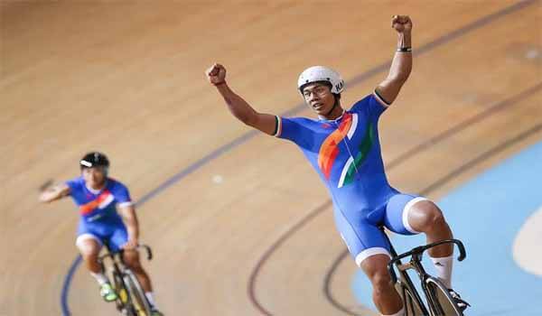 Indian cyclist Esow Alben won Gold in Men's Keirin Individual event
