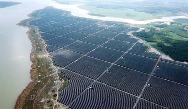 Vietnam Inaugurates Southeast Asia's Largest Solar Power Farm