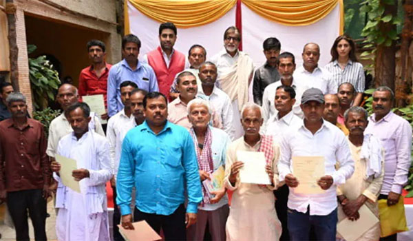 Film Actor Amitabh Bachchan pays off Loans of 2,100 Bihar Farmers