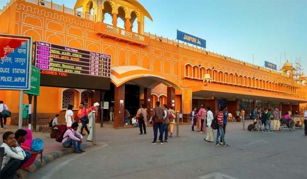 Complete List of Top 10 cleanest Railway Stations in India